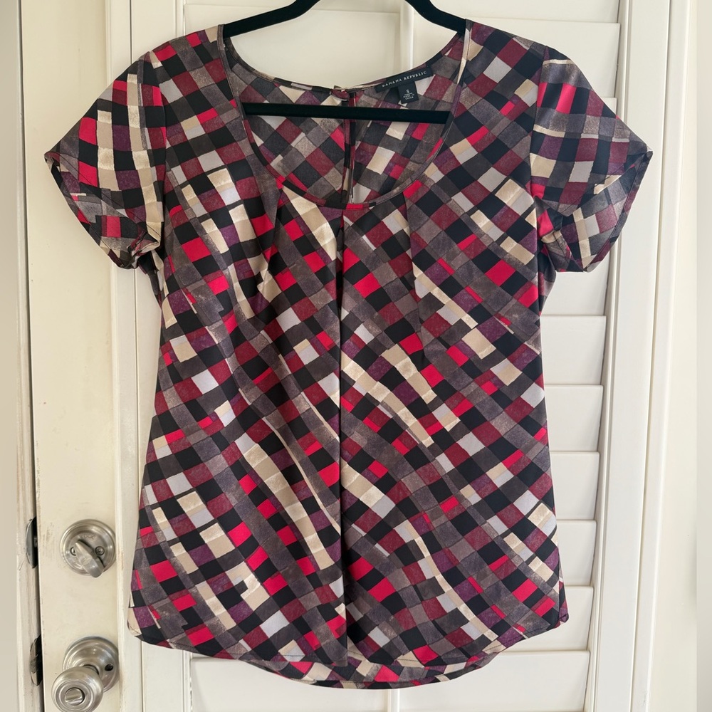 Banana Republic 100% Silk Plaid Pleated Scoop-Neck Top – Size S